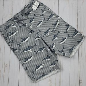 Gap Kids Boys Gray & White Shark Shorts - M